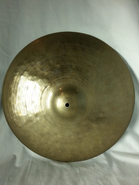 UFIP Hi-Hat Cymbal 14" Medium 1130g Vintage 40s Italy Hand Hammered B20 Bronze* — main photograph