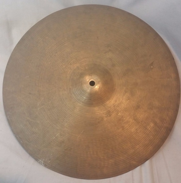 UFIP 16" Crash Cymbal 1070g Medium-Thin B20 Bronze Made In Italy Vintage 60s* — main photograph