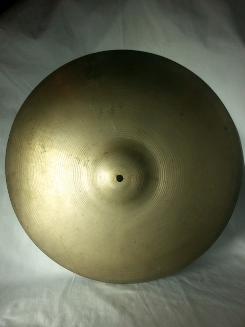 Zildjian 18 1/8"Crash Cymbal Thin 1350g B20 Bronze Vintage 70s A Avedis Turkish — main photograph