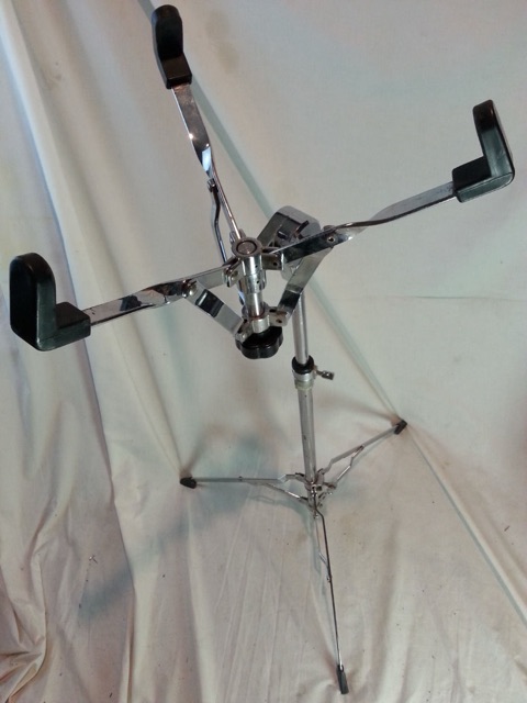 Offset Basket Snare Drum Stand Vintage Chrome Lightweight* — main photograph