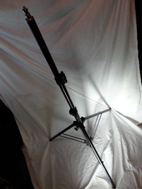Photo Booth Stand Telescoping Tripod Backdrop Holder Heavy Duty Double-Braced* — main photograph