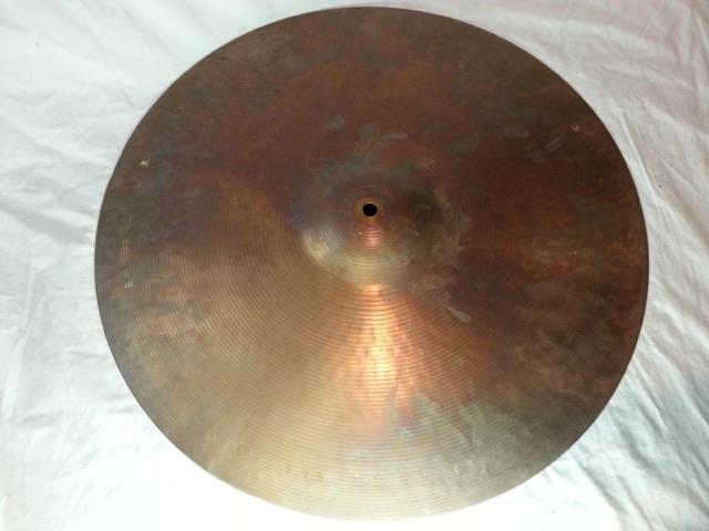 Paiste 20 1/16" 2610g Medium Ride Cymbal Vintage 80s B8 Swiss Hammering* — main photograph