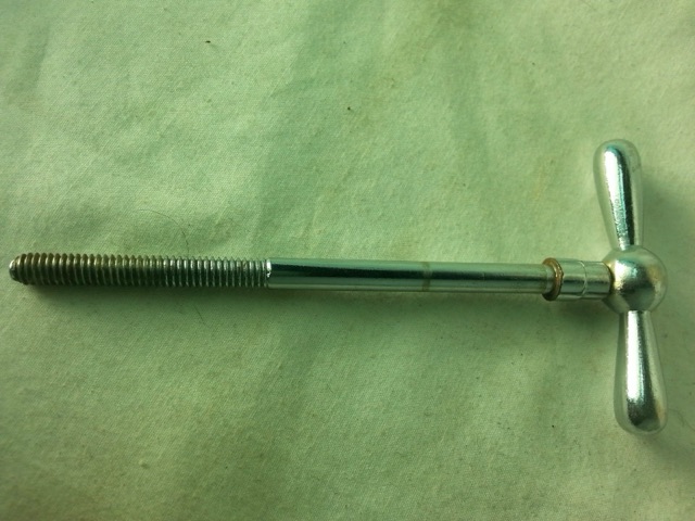 Rogers 1x Bow-Tie Bass Drum Tension T-Rod Screw 3 5/8"Holiday Cleveland Vintage — main photograph