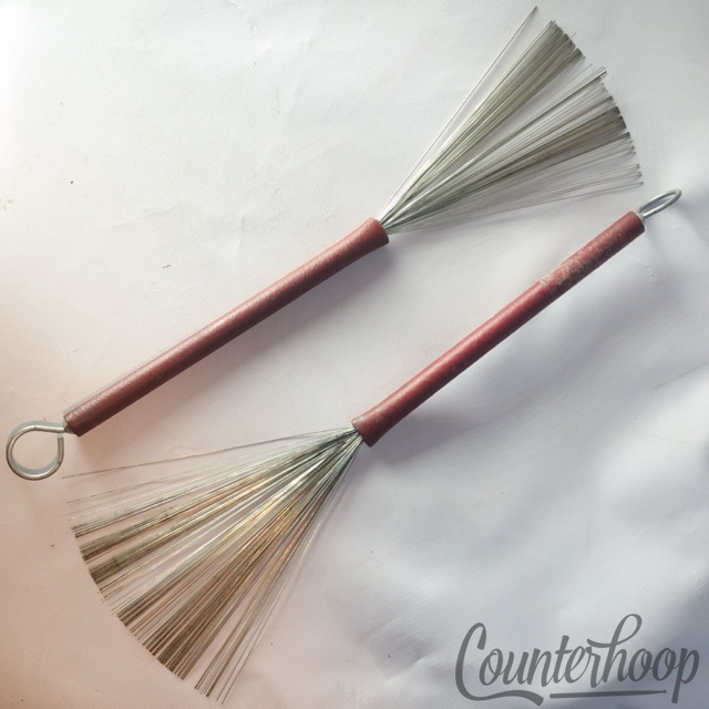 Ludwig 1Pair Wire Brushes Jazz Snare Drum Set Sticks Retractable USA Vintage 60s — main photograph