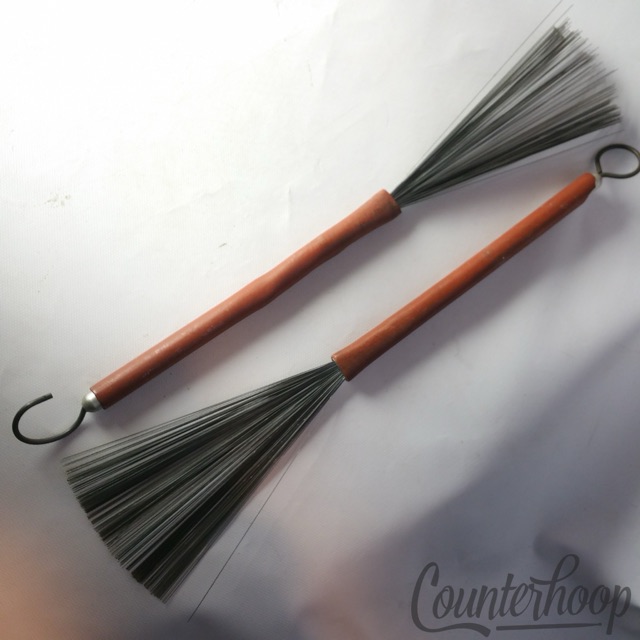 Ludwig 1Pair Wire Brushes Snare Drum Set Sticks Retractable USA Jazz Vintage 60s — main photograph