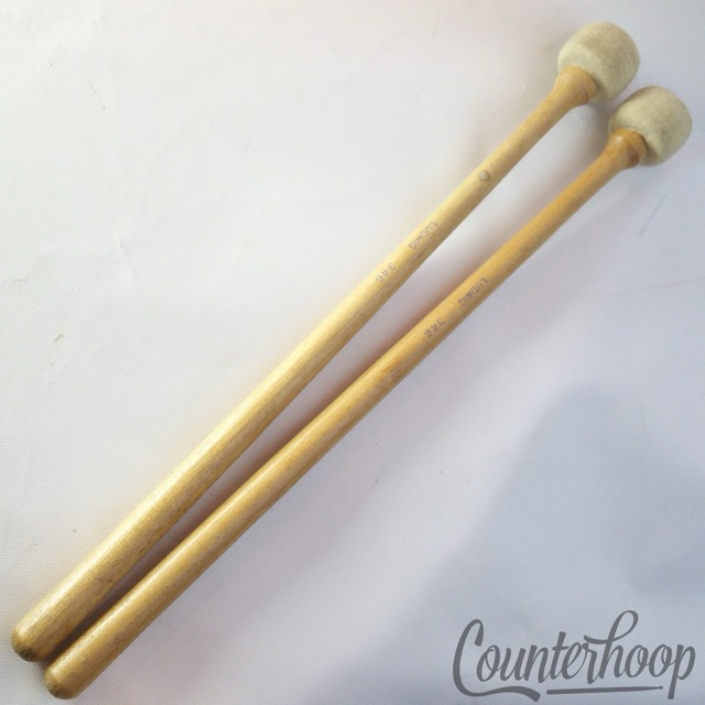 Ludwig #346 2x Marching Bass Drum Mallets Wood Handles Felt Head Vintage 60s USA — main photograph