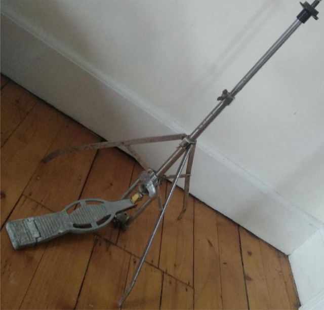 Ludwig 1124 “Big Beat” Spur-Lok Hi Hat Cymbal Stand Vintage 1960s Chrome USA — main photograph