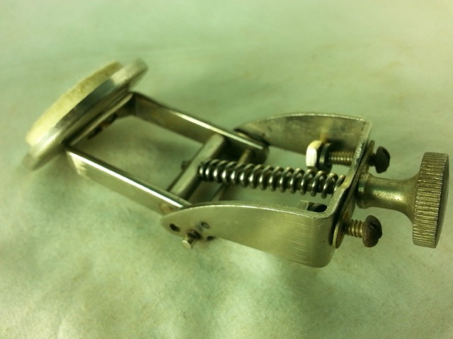 Ludwig Snare/Tom Drum Muffler Short Single-Cup Felt Nickel Tone Control 30s* — main photograph