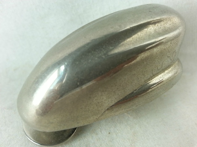 Slingerland 1x Sound King Tom Drum Lugs Nickel Short Swivel Nut Nickel Screw 50s — main photograph