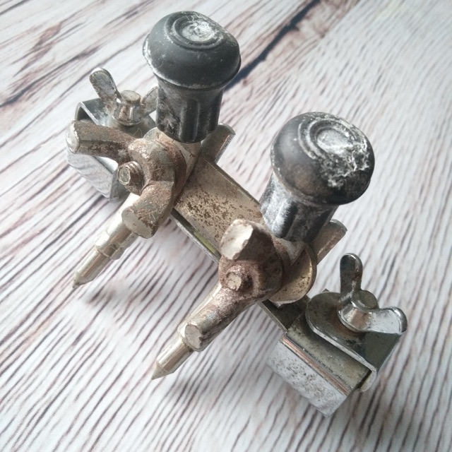Ludwig Bass Drum Anchor Clamp-On Mount Double-Spurs Spikes Rubber Vintage60s USA — main photograph