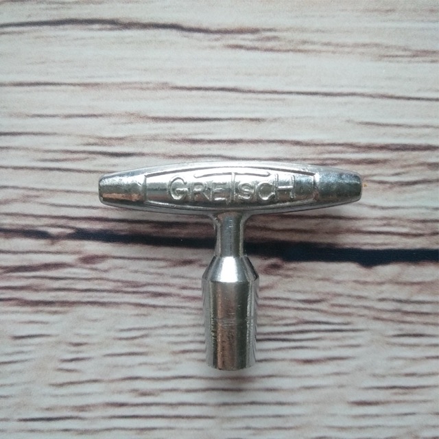 Gretsch Drum Key 60s Round Badge Vintage Chrome Snare/Tom Tuner for Shell Mount — main photograph