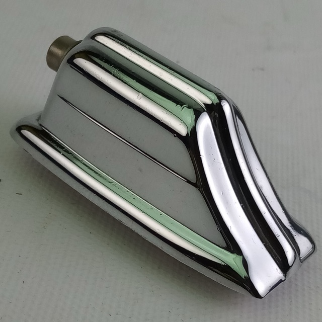 Rogers 1x Beavertail Tom/Snare Drum Lug Chrome Fullerton Vintage 70s XP8 Big R — main photograph
