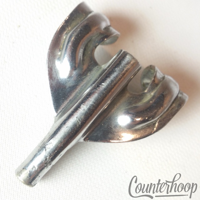 Slingerland Bass/Snare Drum Threaded Single-Tension-Rod-Claw Chrome 40s-50s USA — main photograph