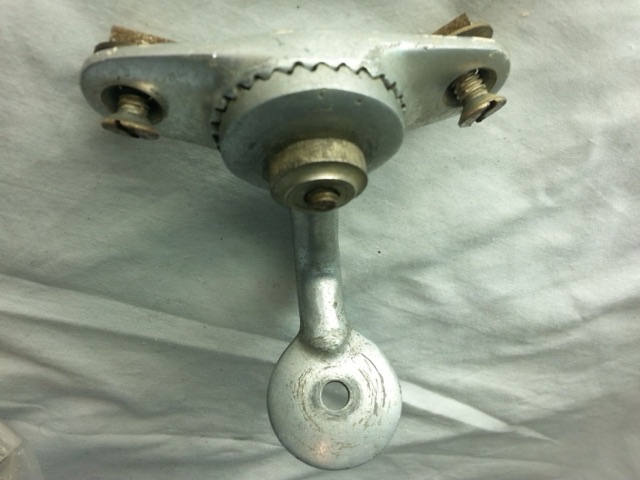 Leedy Tom Mount Bracket Holder Ratchet Part Nickel Vintage 30s Early American US — main photograph