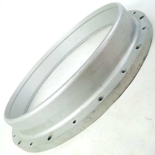 Yamaha 14" SFZ Suspension Ring Snare Drum Marching Silver Powdercoat Japan 12Lug — main photograph
