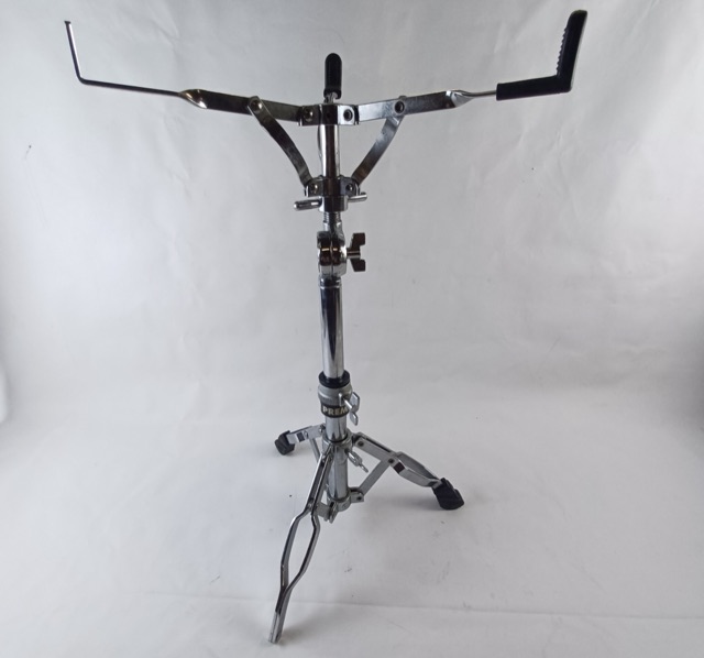 Premier 4000 Snare Drum Stand Vintage 90s Double-Braced Heavy Duty Tripod Chrome — main photograph