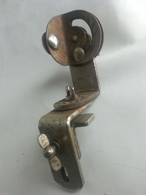 Slingerland Clamp-On Bass/Tom Drum Ratchet Mount Radio King Nickel Vintage 40s — main photograph