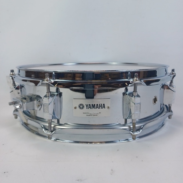 Yamaha 4x13"Steel Shell Piccolo Snare Drum Chrome Triple-Flange Rim 8Lug+Muffler — main photograph