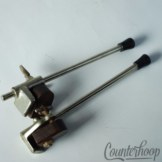 Gretsch Clamp-On Bass Drum Spurs+Mounts Broadkaster Nickel Rosewood Clamps 40s* — main photograph