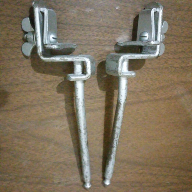 Ludwig Bass Drum Clamp-On Spurs WFL Walberg Auge Nickel Vintage Legs Spikes 40s — main photograph