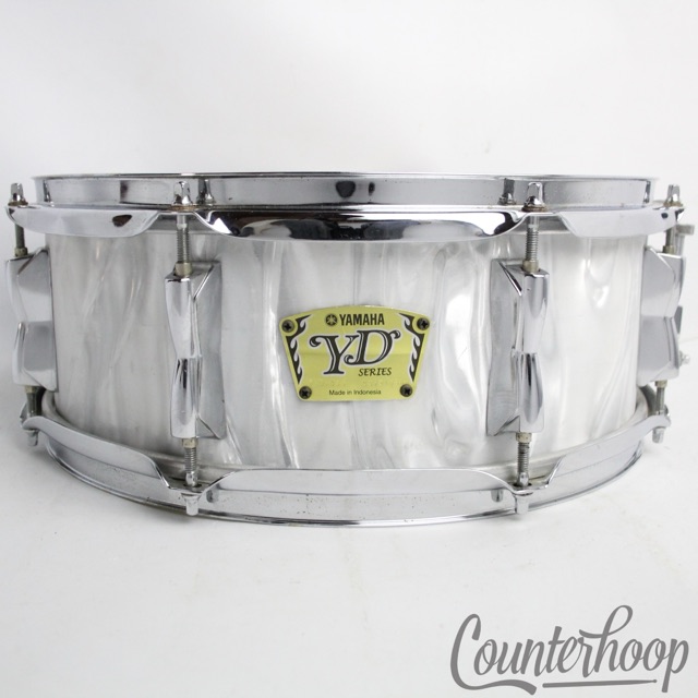 Yamaha 14x5"YD Snare Drum White Satin Flame YSD-045 9ply Mahogany 8-Lug Chrome* — main photograph