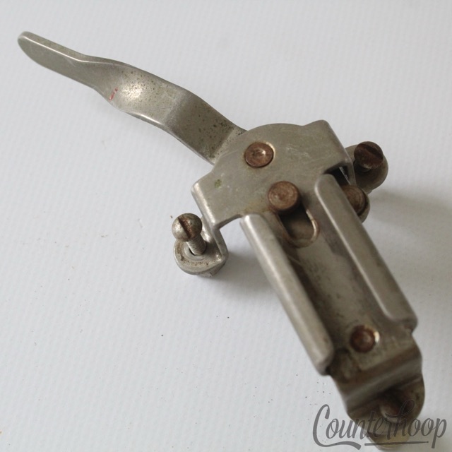 Ludwig Standard Three Point Strainer Body 3pt Throw-Off Nickel Vintage 30s-40s* — main photograph