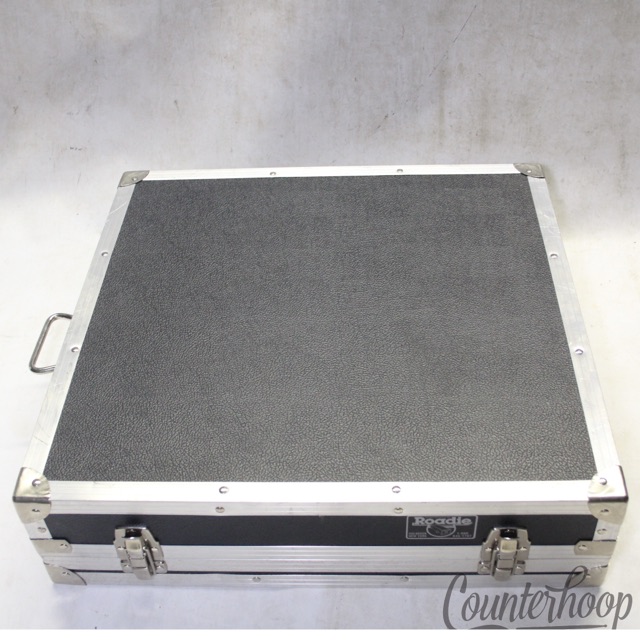 Roadie ATA Case Hard Shell Padded Heavy Duty Latch Clamps 21x21.75x5" — main photograph