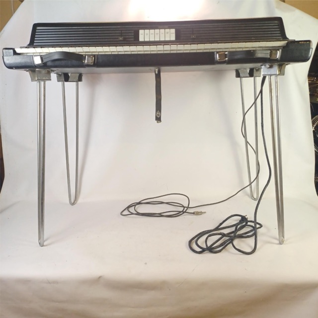 RMI 368X Electra Piano - 68 Key Electric Keyboard Vintage 70s Harpsichord +Stand — main photograph