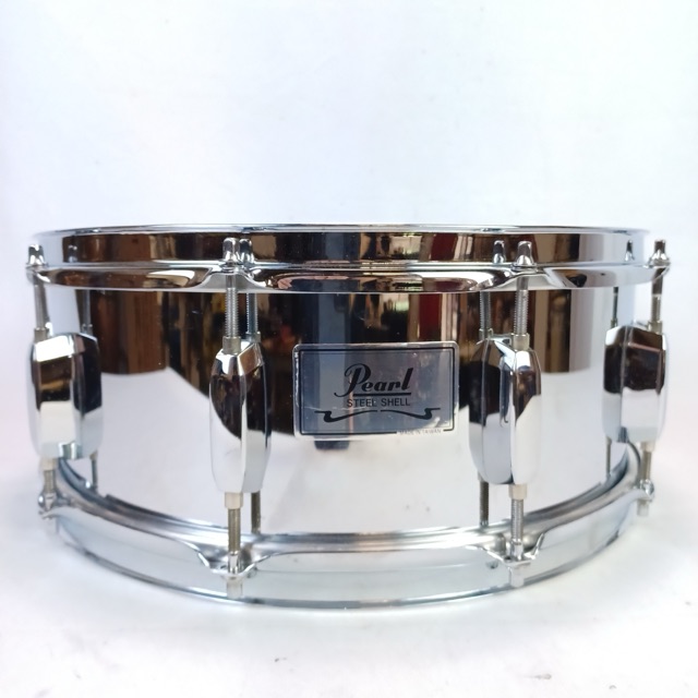 Pearl 5.5x14"Steel Shell Snare Drum 8-Lug Chrome SS Evans Onyx + Remo Ambassador — main photograph