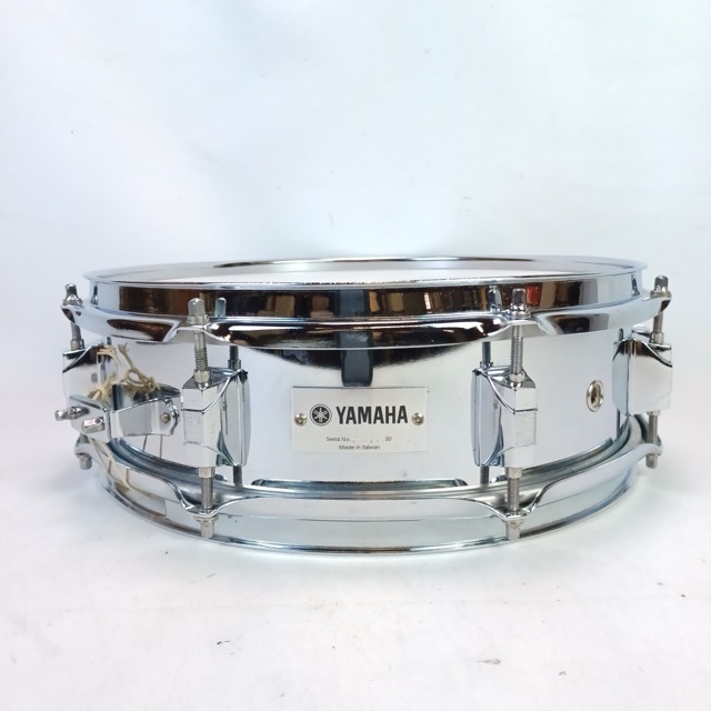 Yamaha 4x13"Piccolo Snare Drum Steel Shell Chrome Triple-Flange Rim 8Lug 010866 — main photograph