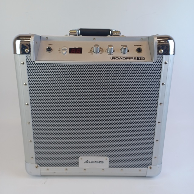 Alesis RoadFire 15 Battery-Operated Guitar Amplifier with DSP 15 Watts 1x8"Combo — main photograph
