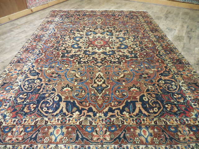 Persian Rug 7'x10.1' Karache Vintage 1930s Caucasian Viss Serapi Heriz 100% Wool — main photograph