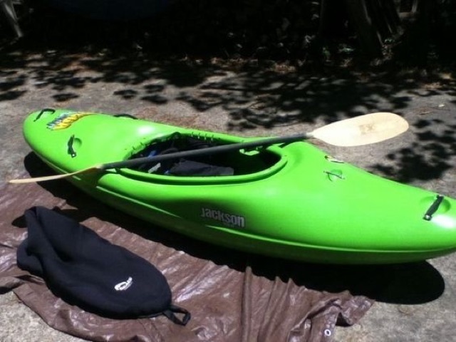 Jackson Mega Rocker Kayak White-Water-River +Paddle+Spray Skirt+Air Bags+Vest* — main photograph