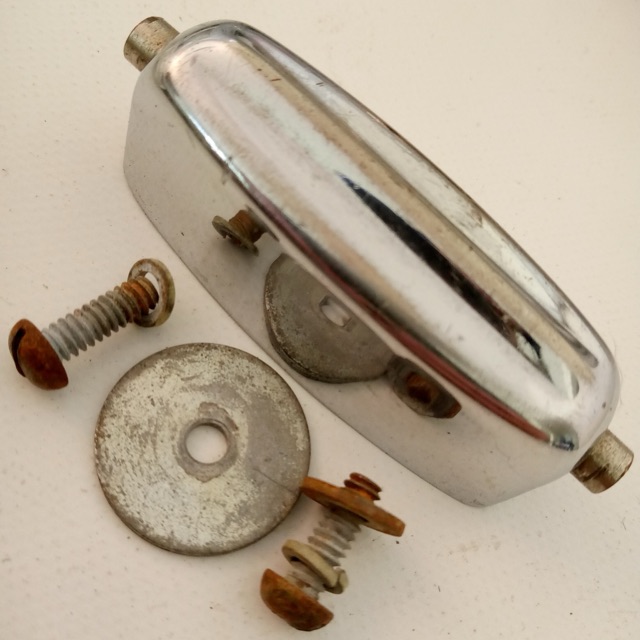 Rogers 1+Bread&Butter Ridged Lug Bass/Snare/Tom Center 2 1/8"Large*EXC*No-Cracks — main photograph