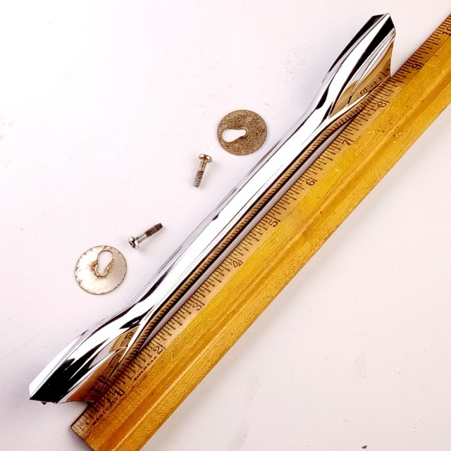 Premier Bass Drum Lug 9.25" #125-20 843756 Diamond Chrome Vintage Marching Snare — main photograph