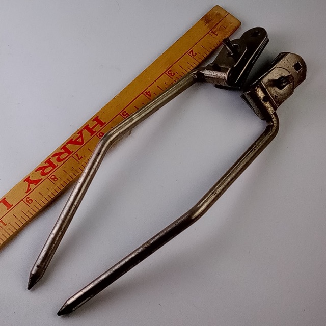 WFL 2x Gull Wing Bass Drum Spurs Pair Legs Nickel Ludwig Mount#1305 Vintage 50s — main photograph