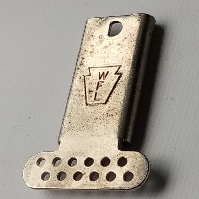 WFL Ludwig Nickel P83 Slider Snare Drum Wire Hole Part Strainer/Throw-Off 50s US — main photograph