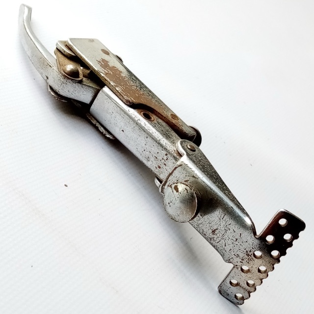 WFL Lyre-Badge Chrome P35 Throw-Off Single Snare Drum Strainer Ludwig Dual 1937 — main photograph