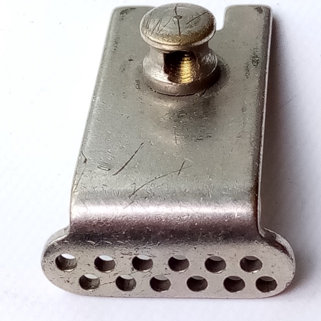 Slingerland Three-Point 1928-41 Radio King Throw-Off/Strainer Slide Plate Nickel — main photograph