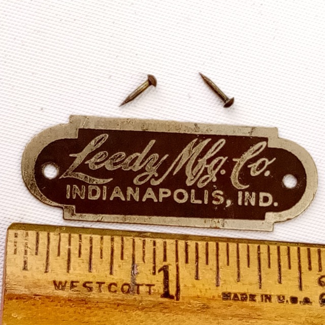 "Leedy Mfg Co Indianapolis Ind"Black/Silver Badge Wood Hoop-Tack Snare/Bass Drum — main photograph