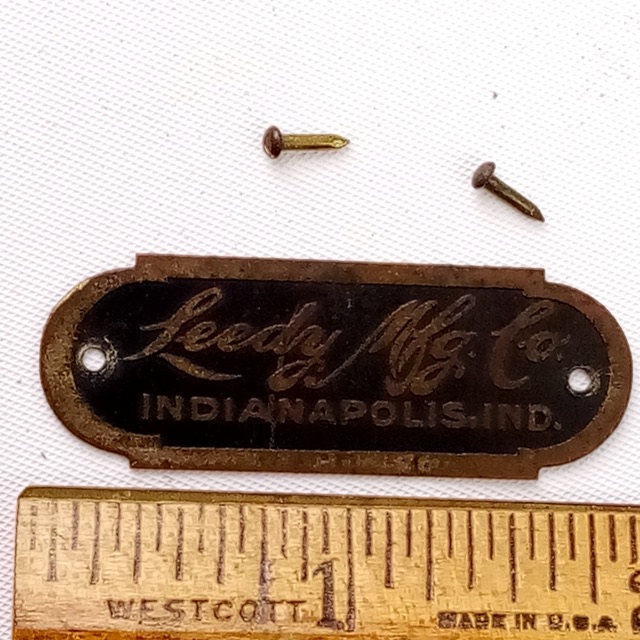 "Leedy Mfg Co Indianapolis Ind"Badge Black/Silver Wood Hoop-Tack Snare/Bass Drum — main photograph