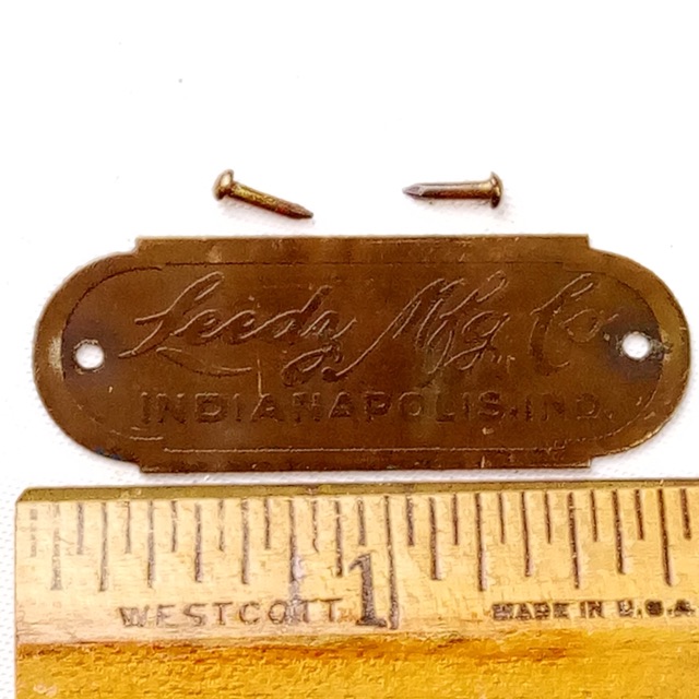 "Leedy Mfg Co Indianapolis Ind" Brass Badge Wood Hoop-Tack Snare/Bass Drum 1910s — main photograph