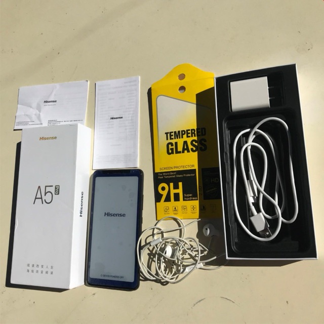 Hisense A5 Pro CC HLTE203T E-Ink Ebook Reader Smartphone Bundle+Screen Protector — main photograph