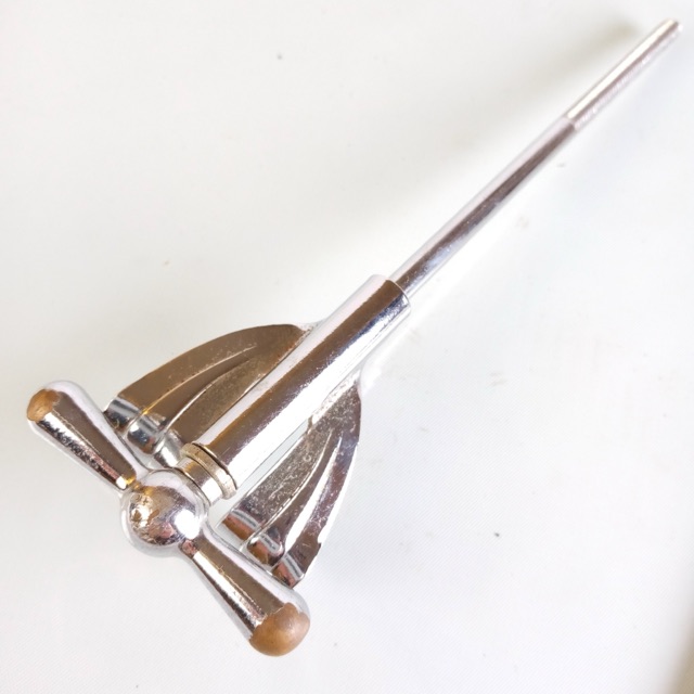 Ludwig/WFL Nickel Bass Drum Bow-Tie 6"Tension T-Rod+Claw Vintage 50s Club-Date — main photograph