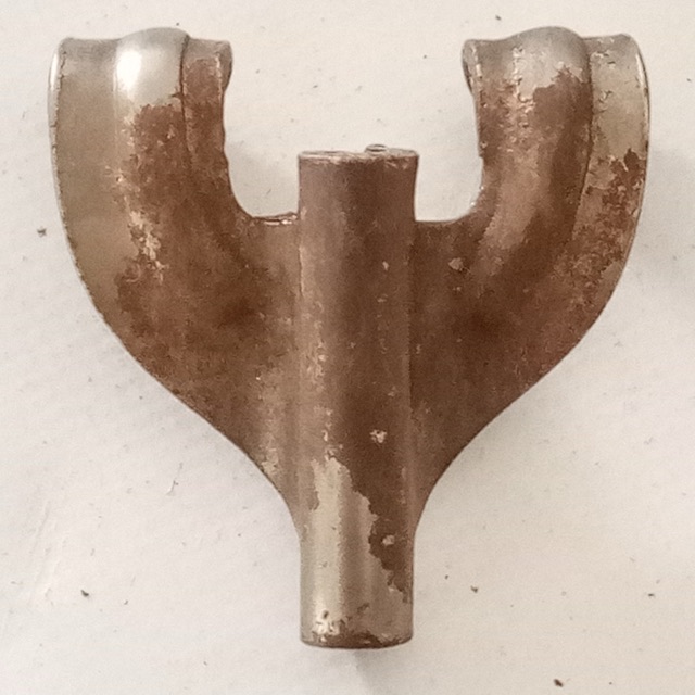 Gretsch 1+ Claw Bass/Snare Drum T-Rod Round Badge Nickel Broadkaster Vintage USA — main photograph