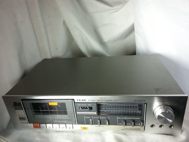 TEAC Cassette/Tape Deck Model V-44C Vintage 80s Stereo Player Analog Silver* — main photograph