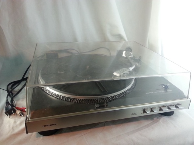 Toshiba SR-F451 Turntable Aurex Record Player Automatic Belt-Drive +D7F Cart+DC — main photograph